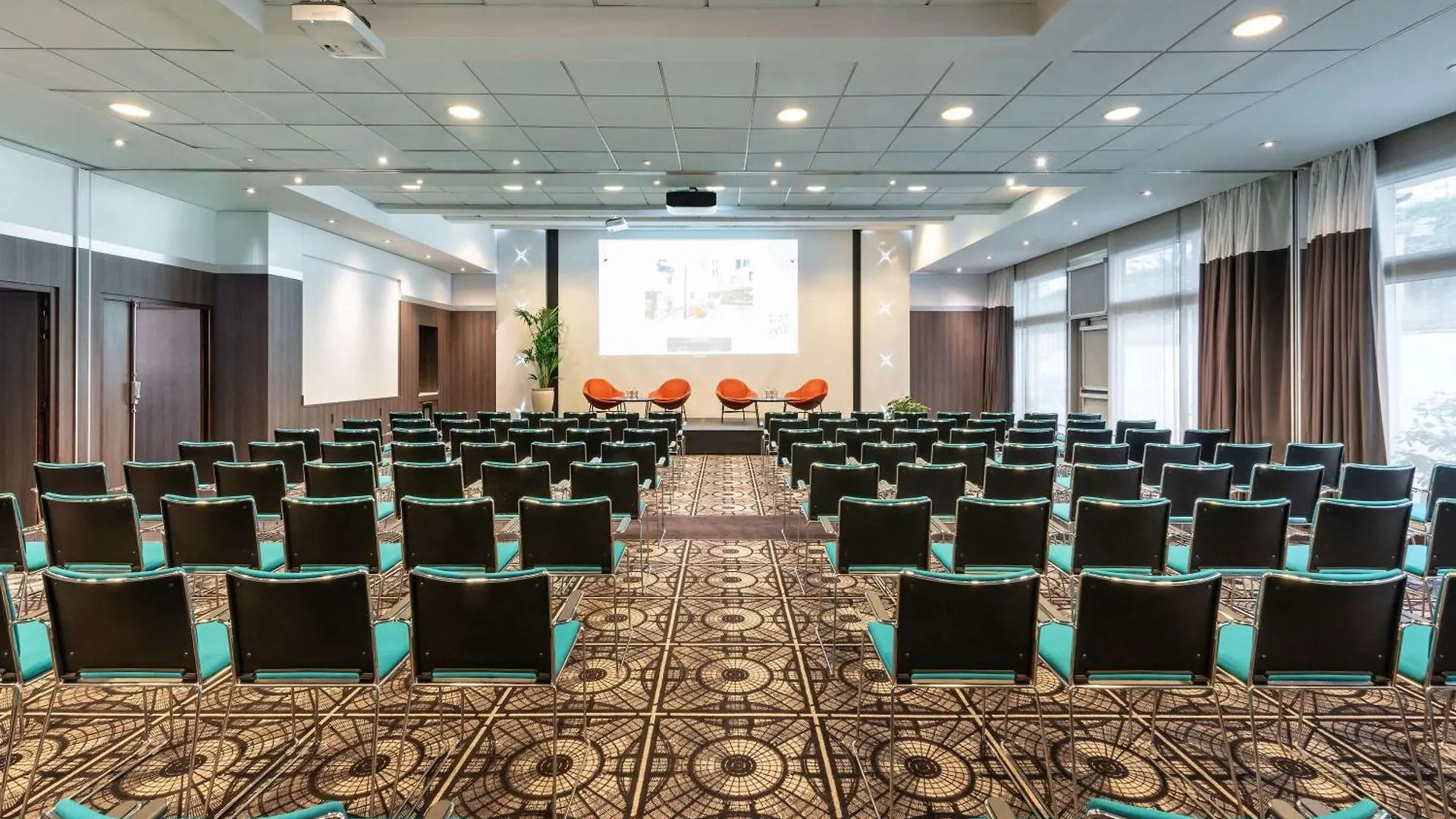 Hotel Mercure Paris Porte De Versailles Expo 4*